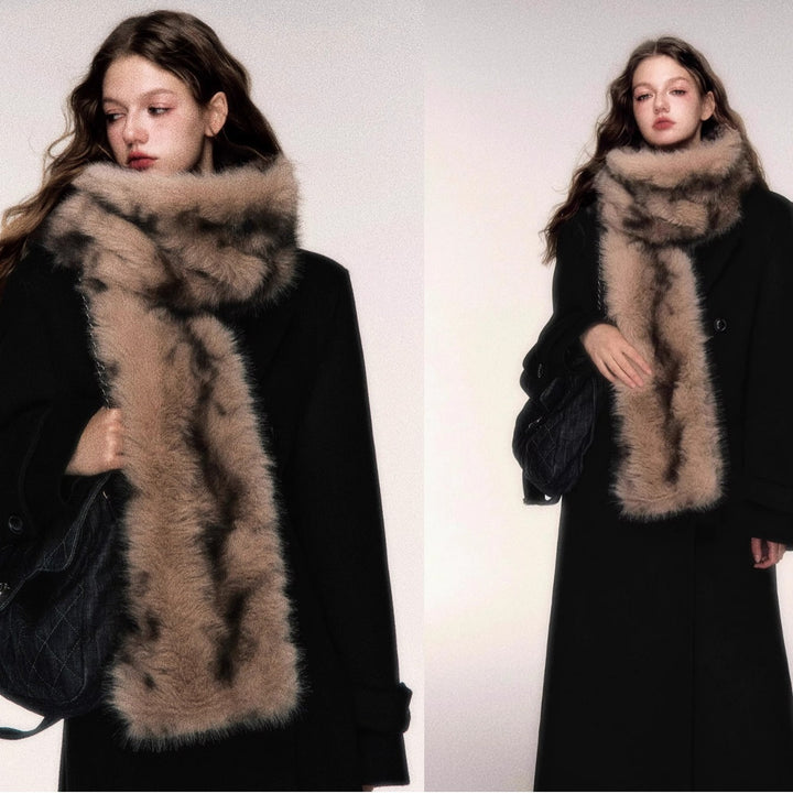 Women's luxurious long faux fur stole with patterned look and voluminous texture Mune Fashion