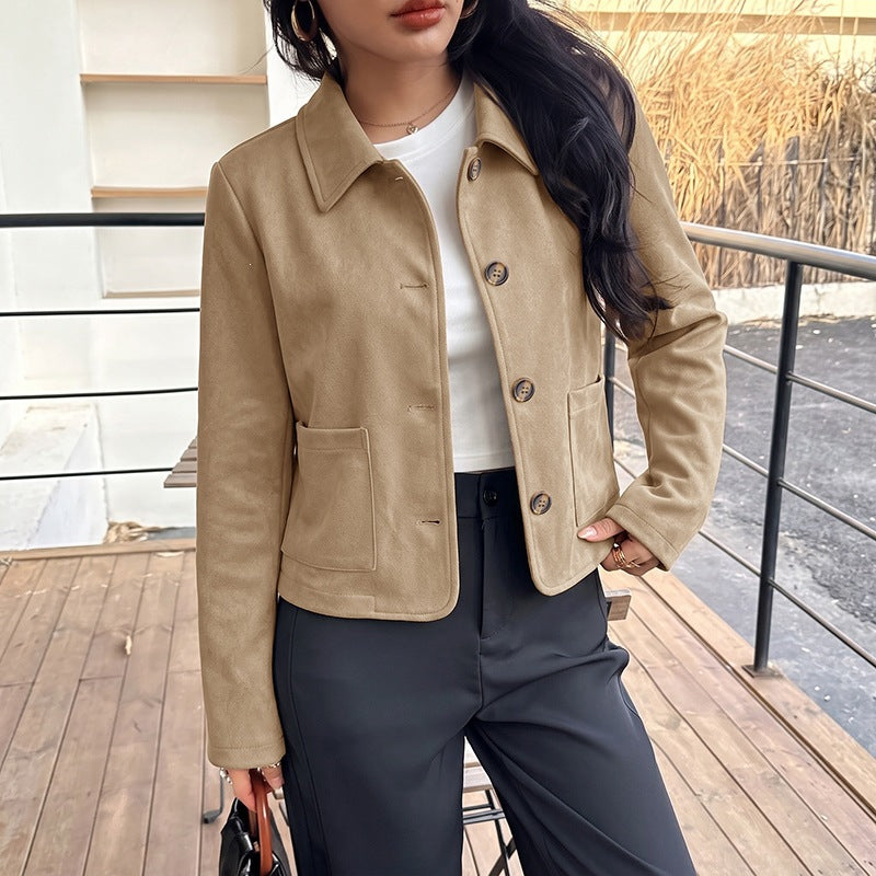 Women's short jacket made of suede look with shirt collar and patch pockets Mune Fashion