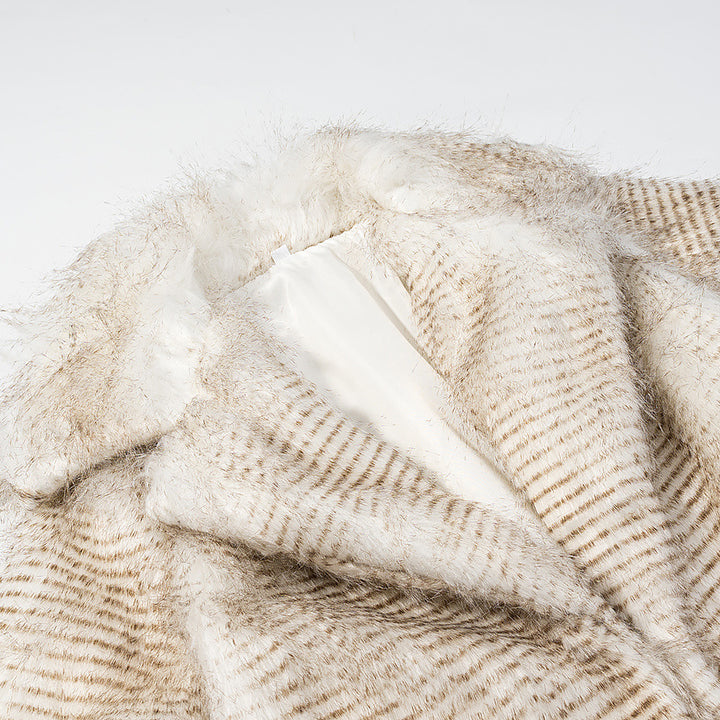 Women's short faux fur jacket with striped structure, oversized shawl collar and soft inner side Mune Fashion