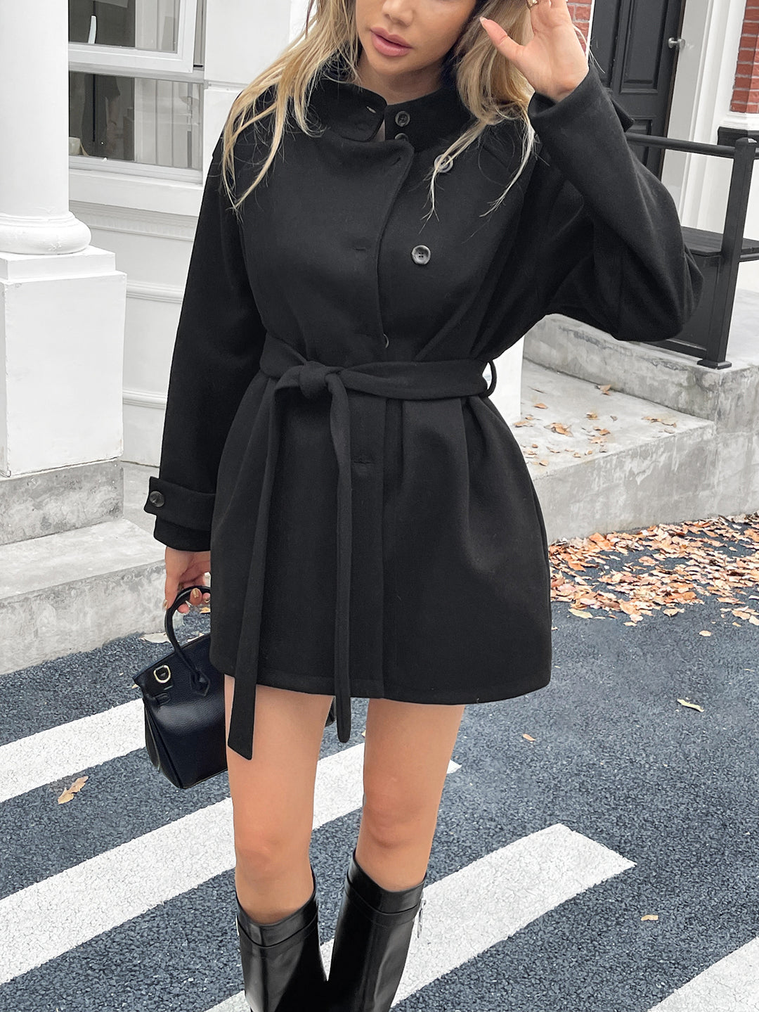 Ladies nan tailored short coat with stand-up collar, belt and raglan sleeves Mune Fashion