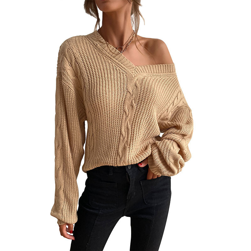 Ladies chunky knit oversized sweater with cable detail and wide V-neck Mune Fashion