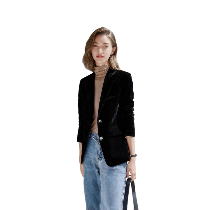 Women's narrow-cut velvet blazer with extended hem, flap pockets, and polished buttons Mune Fashion
