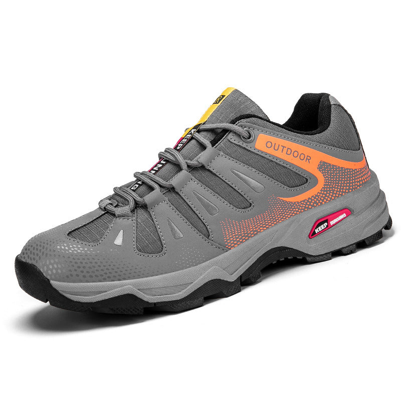 Men's lightweight trail and outdoor running shoe with a grippy studded sole and cushioned EVA midsole Mune Fashion
