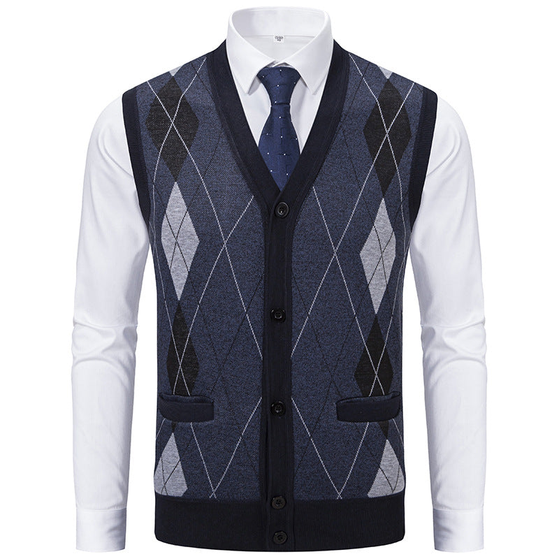 Men's fine knit vest with V-neck, diamond pattern, and patch pockets Mune Fashion