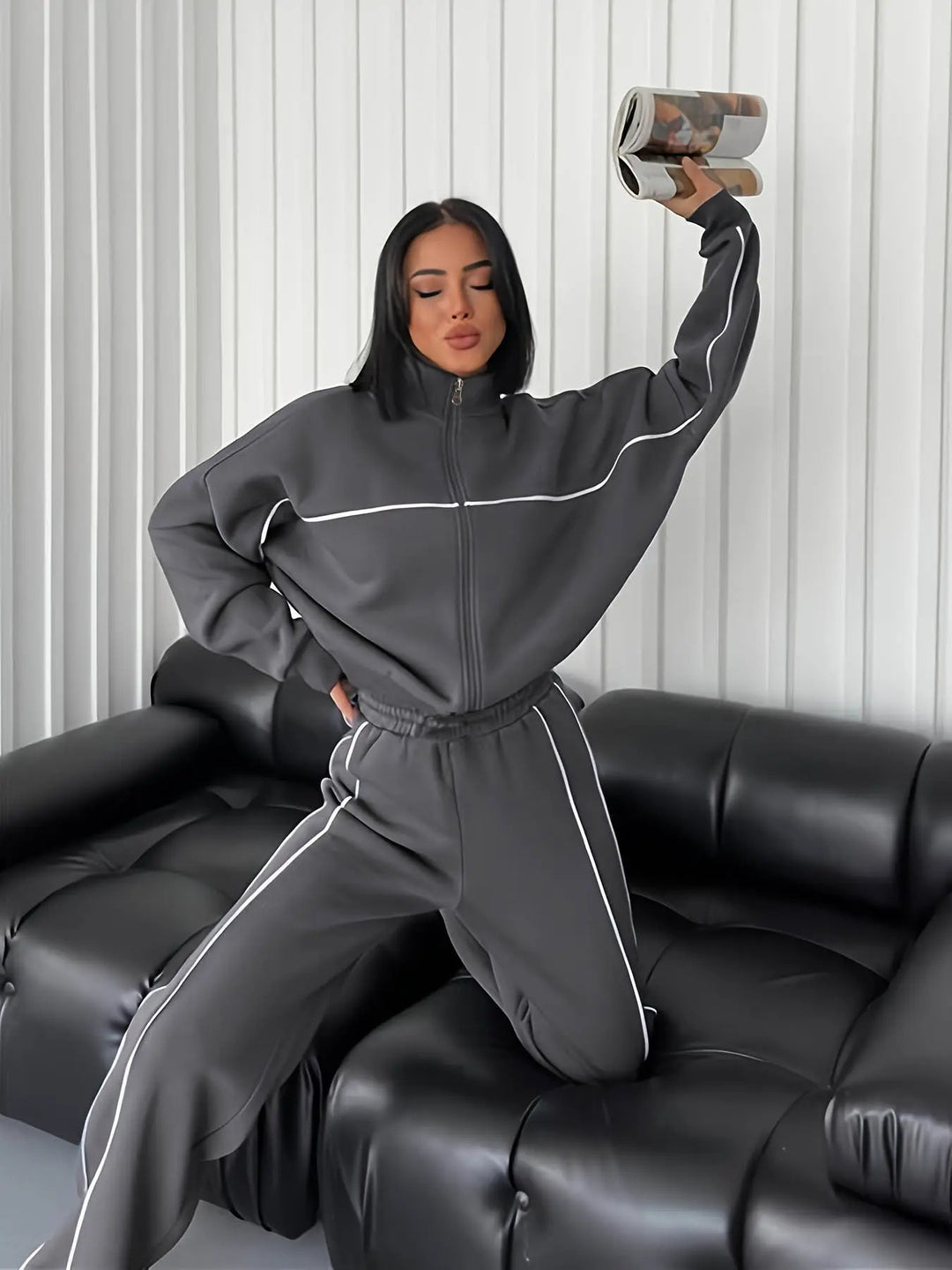 Women's nan Oversized Tracksuit Set with Zipper High Collar and Contrast Piping Mune Fashion