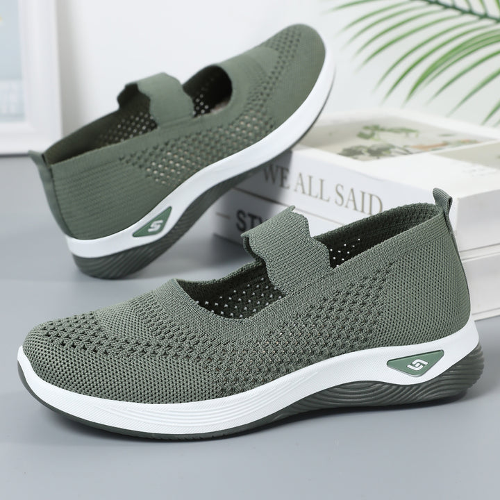 Ladies nan lightweight knitted comfort ballerina with velcro strap, breathable upper material and cushioned EVA sole Mune Fashion