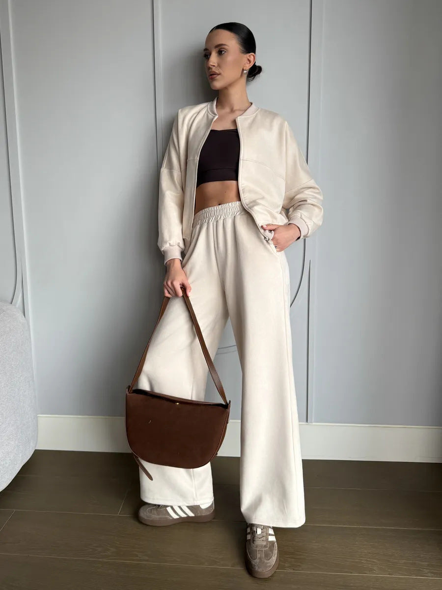 Women two-piece velour loungewear set with short zip hoodie and wide high-waist pants Mune Fashion