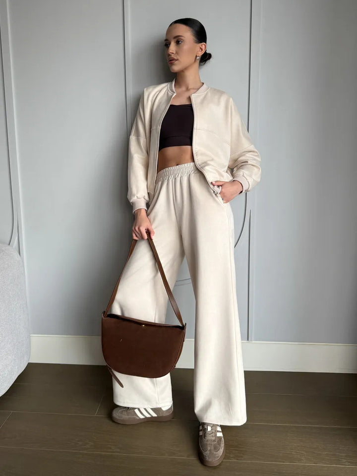 Women two-piece velour loungewear set with short zip hoodie and wide high-waist pants Mune Fashion