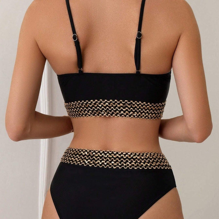 Women High-Cut Bikini with Elegant Chain Decoration Mune Fashion