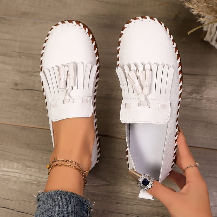 Women Comfortable Moccasins with Fringe Detail Mune Fashion