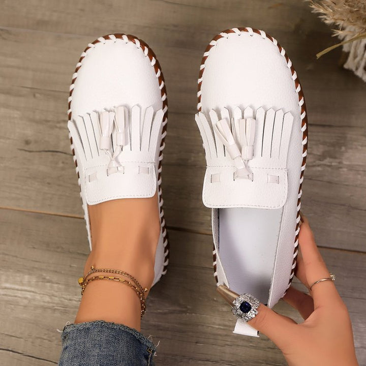 Women Comfortable Moccasins with Fringe Detail Mune Fashion