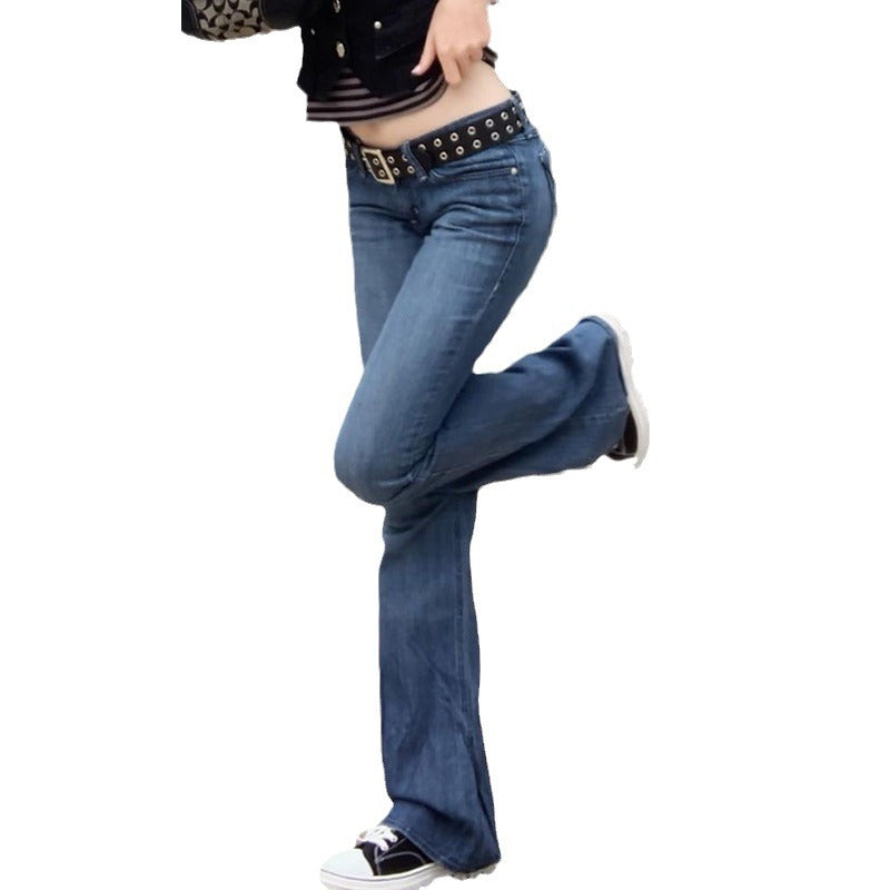Ladies low rise flared jeans with slim thigh part and wide hem Mune Fashion