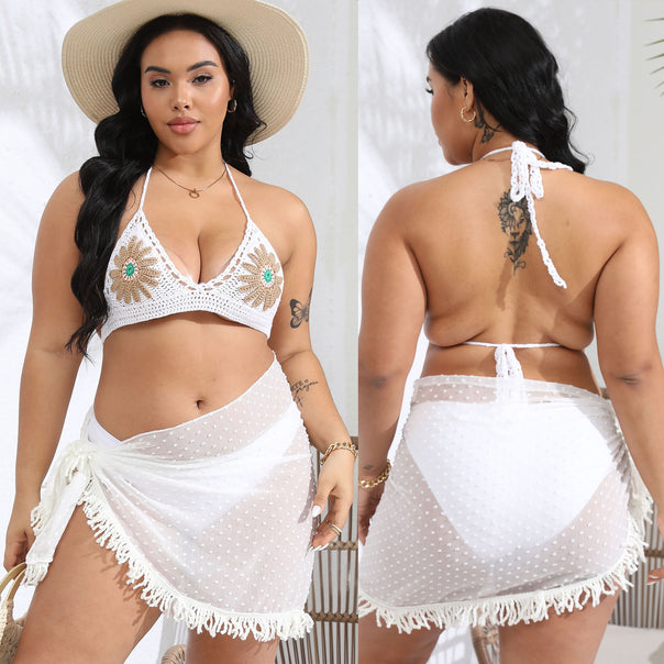 Women's crocheted bikini top with floral appliqués Mune Fashion