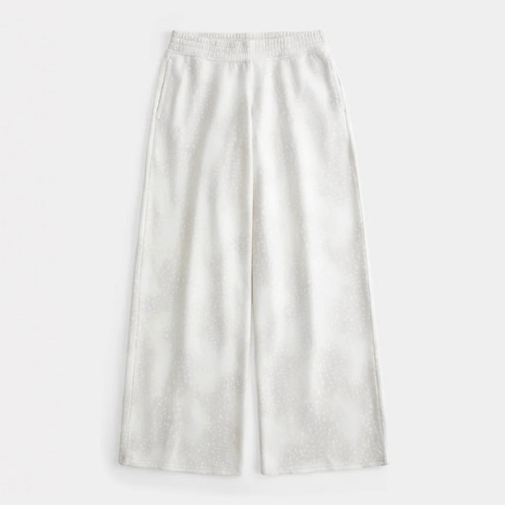 Women's oversized loungewear two-piece set with hooded sweatshirt and wide-cut sweatpants Mune Fashion