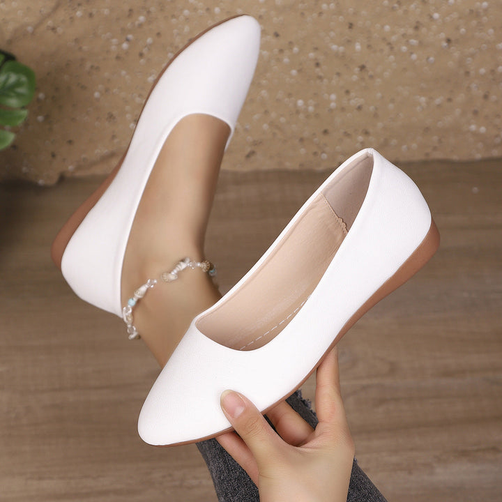 Ladies' ballerinas made of soft leather with elegant shell neckline Mune Fashion