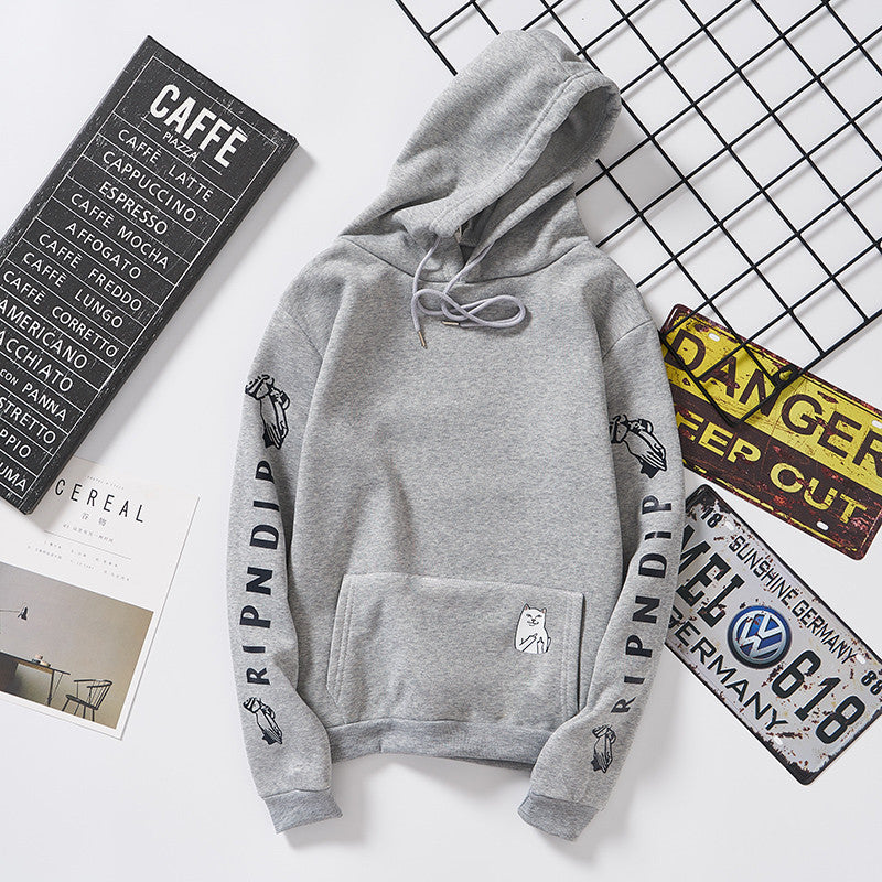 Women's hoodie with striking sleeve print, kangaroo pocket and relaxed fit Mune Fashion
