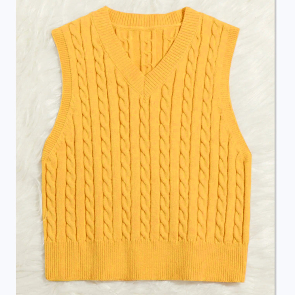 Ladies' Knit Vest with V-Neck and Cable Pattern Mune