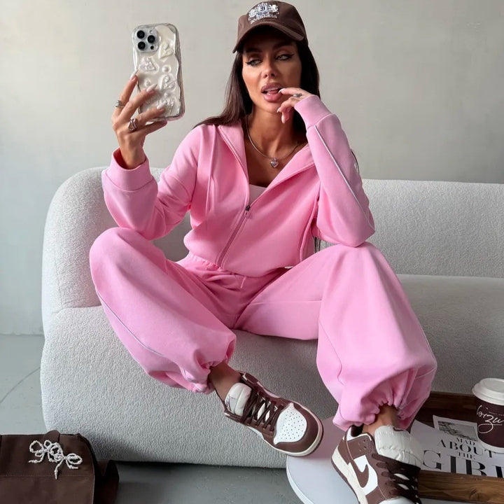 Women's Casual Two-Piece Sweat Set with Hoodie and Wide Pleat Jogging Pants Mune Fashion