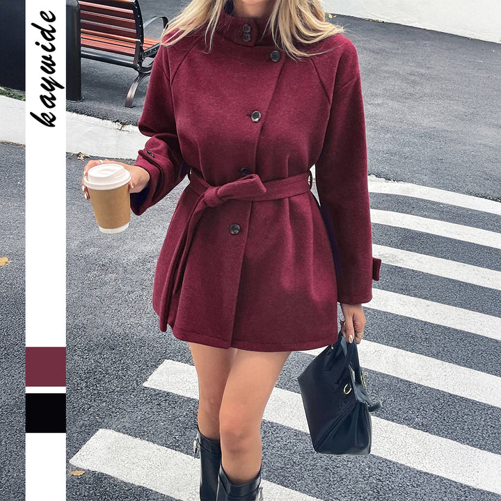 Ladies nan tailored short coat with stand-up collar, belt and raglan sleeves Mune Fashion
