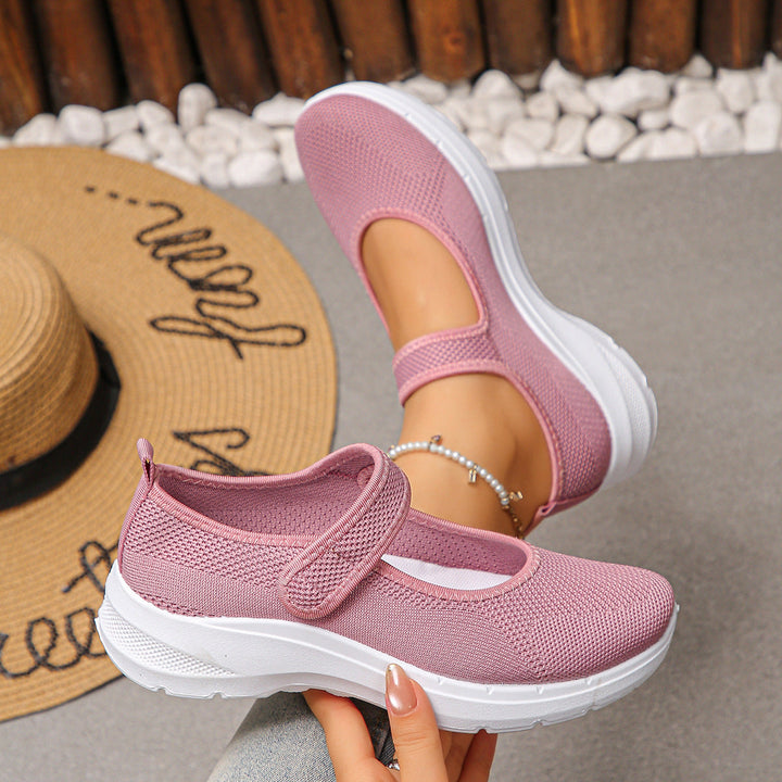 Women's sporty slip-on sneakers with breathable mesh upper and elastic straps Mune Fashion