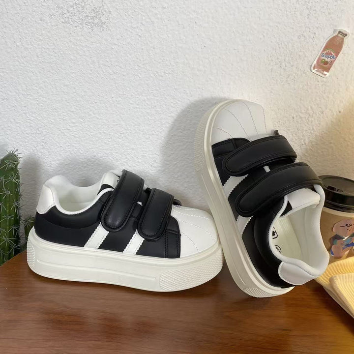 Women's everyday sneakers with practical Velcro closure and sporty design Mune Fashion