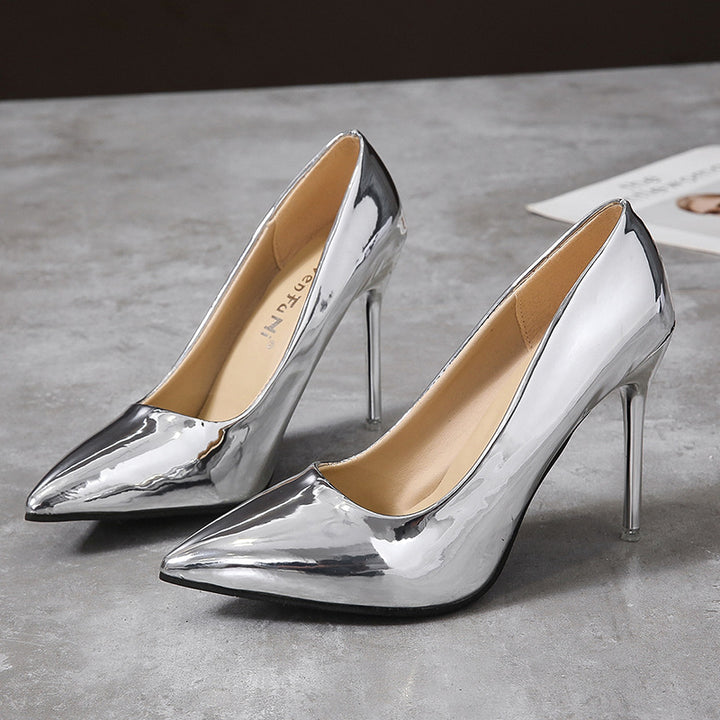 Ladies' pointed pumps with narrow stiletto heel and reflective patent finish Mune Fashion