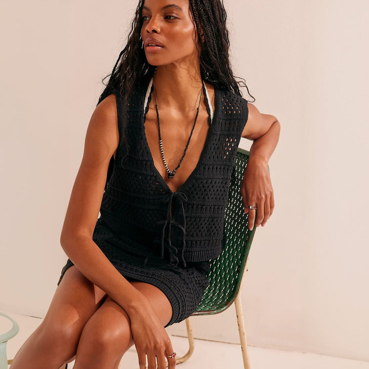Women airy crochet top with V-neck Mune Fashion