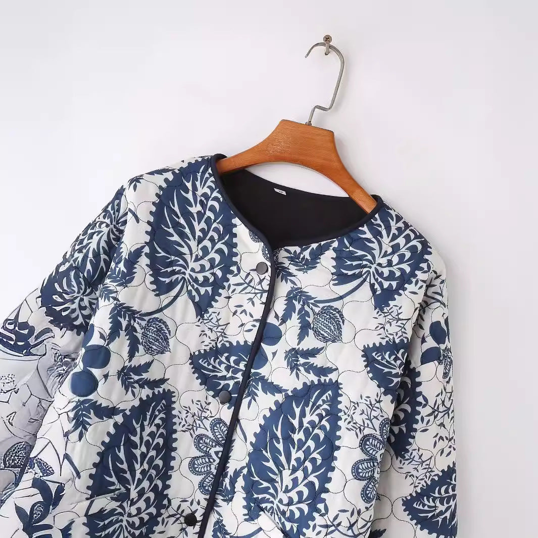 Women's non-quilted short jacket in kimono style with floral quilted pattern Mune Fashion