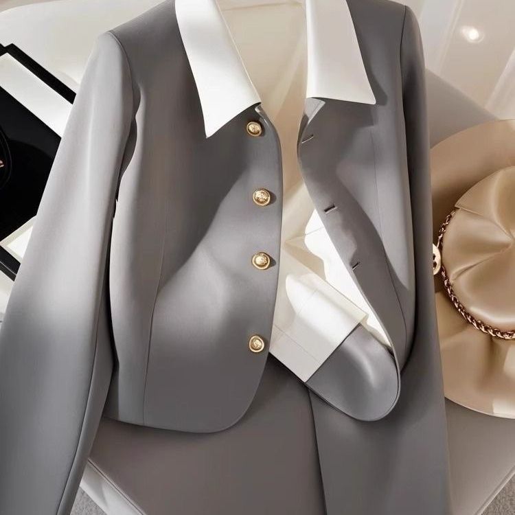 Women Elegant Blazer with Gold Buttons Mune Fashion