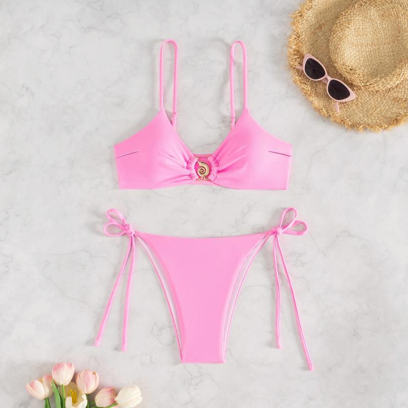 Ladies bikini set with playful knot and elegant gold detail Mune Fashion