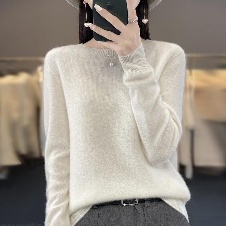 Ladies Loose Fine Knit Pullover with Round Neckline and Fluffy Angora Look Mune Fashion