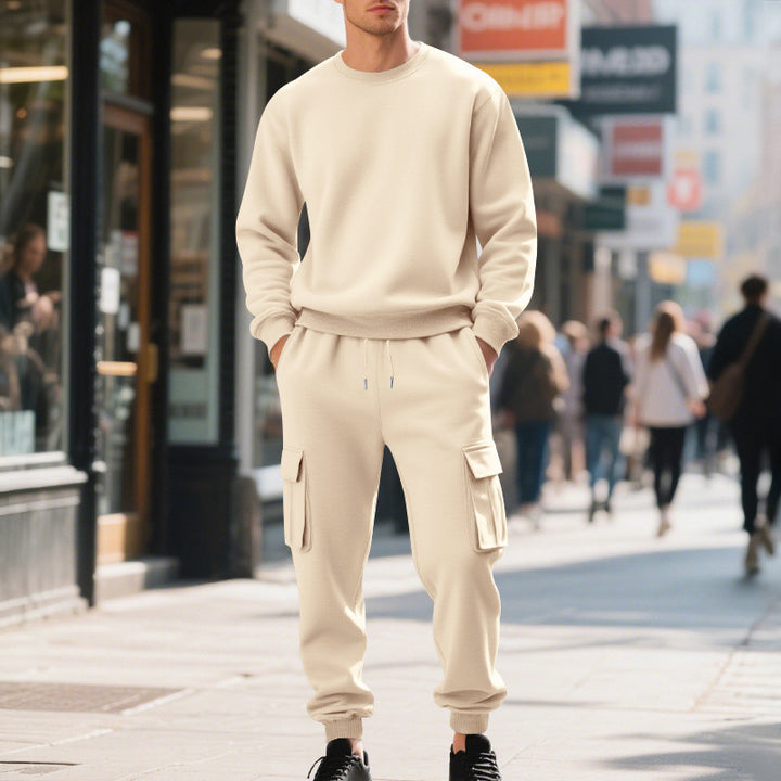 Men's utility cargo jogger made of French terry with multiple flaps & drawstring system