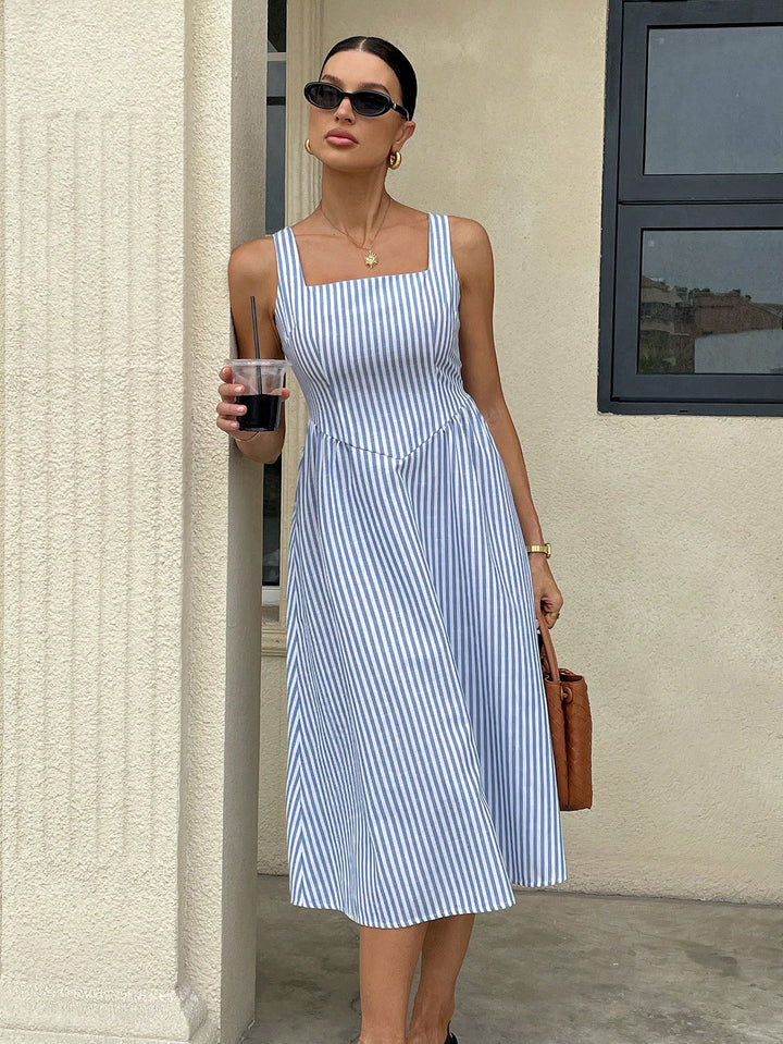 Women’s midi dress with square neckline, wide straps and tailored A-line cut Mune Fashion