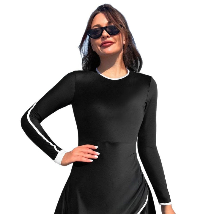 Women's fashionable tracksuit with long sleeves and asymmetrical skirt Mune Fashion