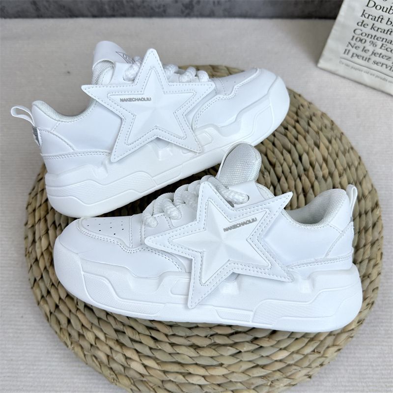 Women's sporty sneakers with structured upper material and cushioning sole Mune Fashion