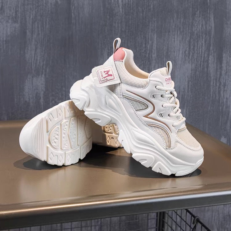 Women Sporty Sneakers with Air Cushion Technology and Breathable Mesh Surface Mune Fashion
