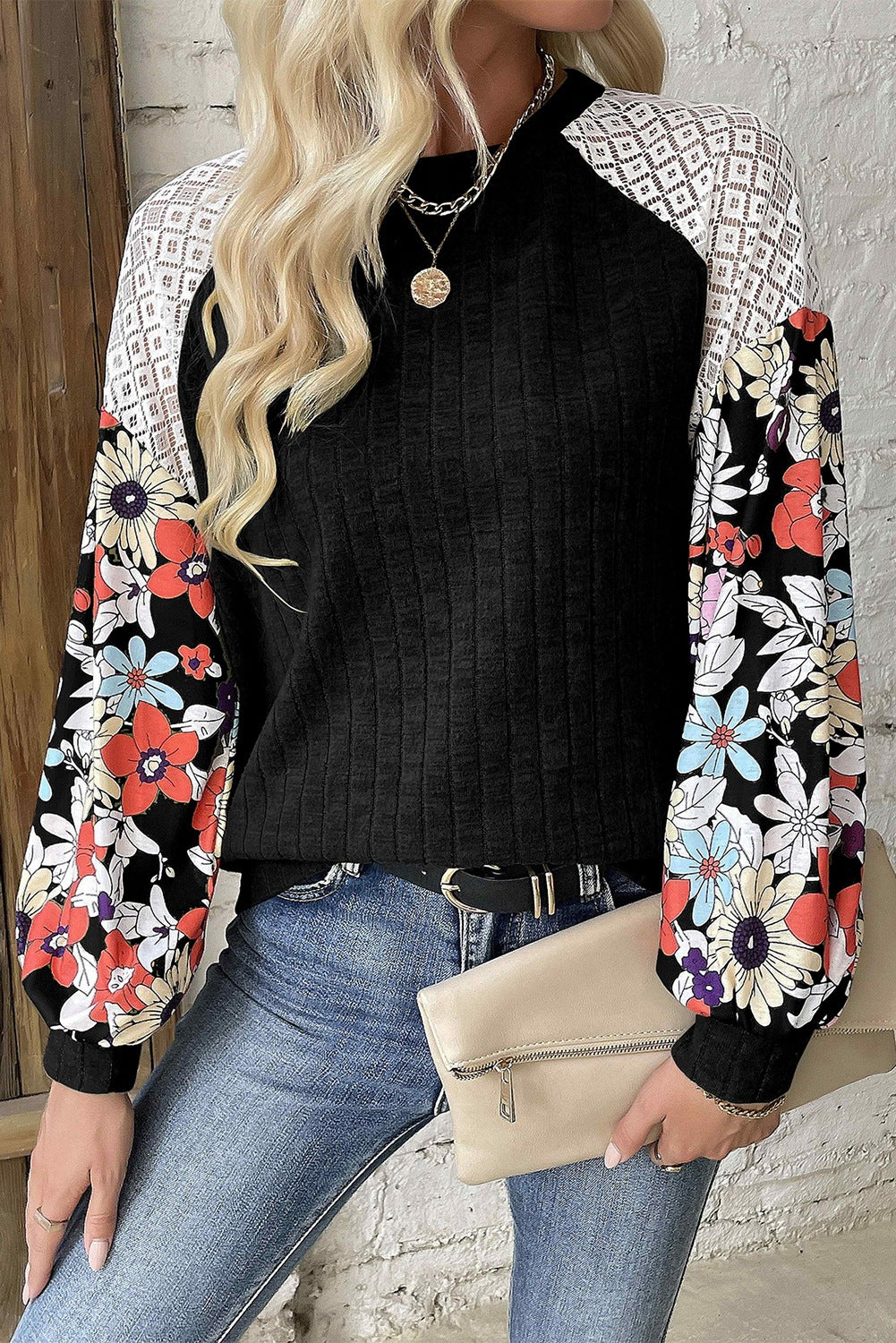 Women's pullover with ribbed structure, crochet raglan and floral balloon sleeves Mune Fashion