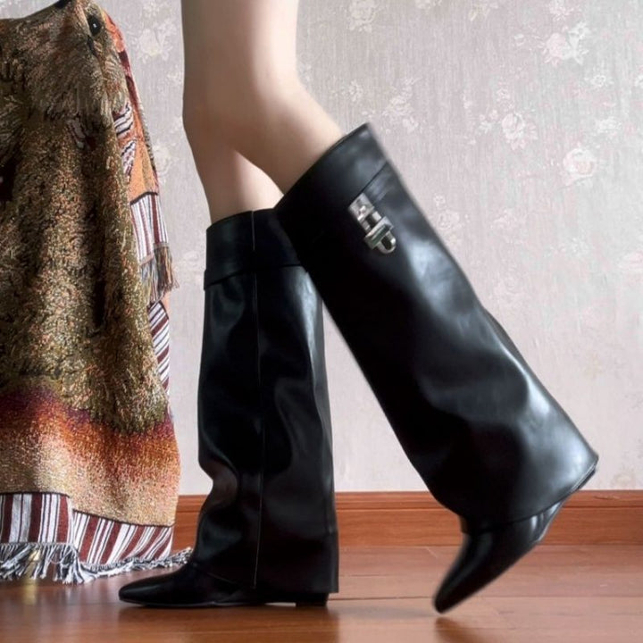 Women's knee-high leather boots with pointed toe shape, flat heel and side buckle closure Mune Fashion