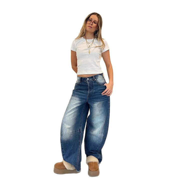 Women's wide baggy jeans with a low crotch seam, prominent knee patches, and reinforced five-pocket cut Mune Fashion