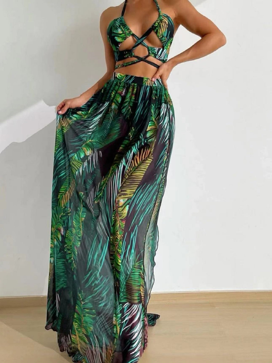 Women Two-Piece Beach Outfit with Floral Design and Refined Cut-Outs Mune Fashion