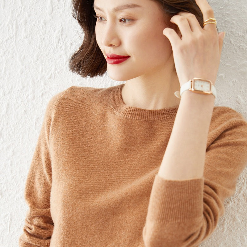 Women's Short-Cut Fine Knit Sweater with Round Neckline and Ribbed Hem Mune Fashion