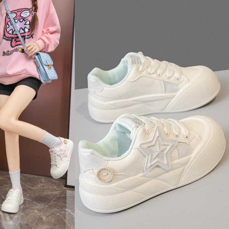 Ladies sneakers with lightweight profile and trendy star details Mune Fashion