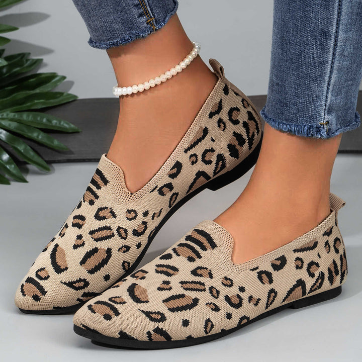 Women's knitted slip-on loafer with leopard jacquard, padded comfort insole and non-slip EVA sole Mune Fashion