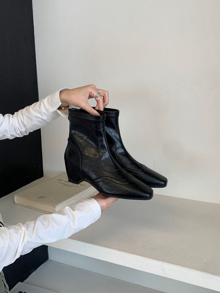 Women's elegant and comfortable ankle boots with block heel Mune Fashion