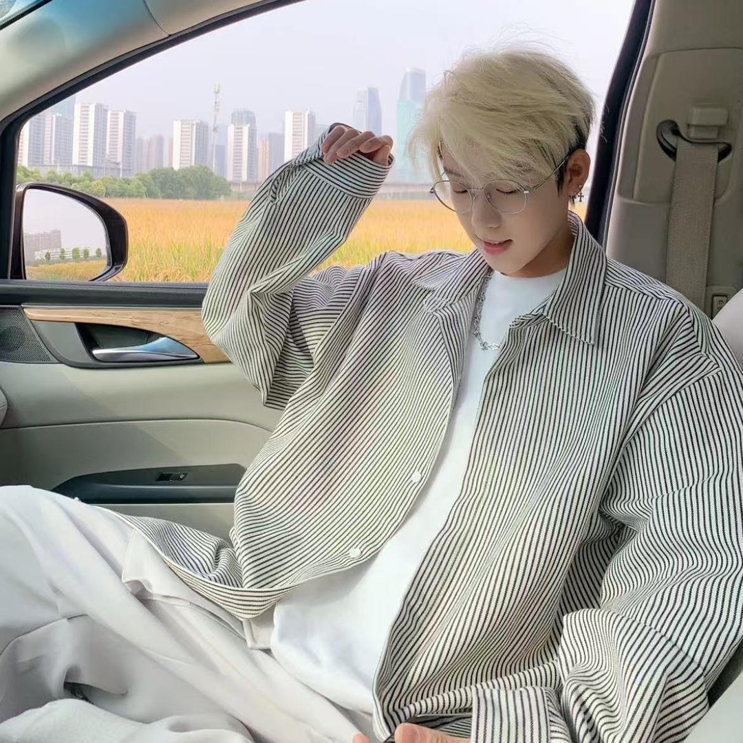 Men's Oversize Button-Down Shirt made of cotton blend with fine pinstripes Mune Fashion