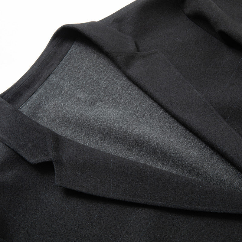 Men's casual jacket with unlined construction, patch pockets, and soft shoulder Mune Fashion