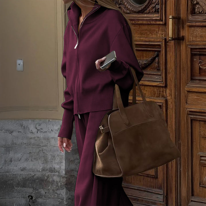 Women Knitted Loungewear Set with high collar, zipper and wide high-waist pants Mune Fashion