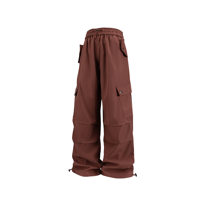 Men's Loose Utility Cargo Pants with Drawstring Waistband, Flap Pockets, and Adjustable Hem Closures Drune