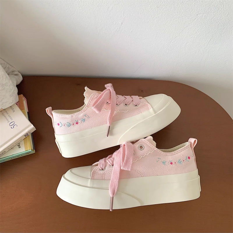 Women's Platform Sneakers with Floral Applications and Durable Upper Material Mune Fashion