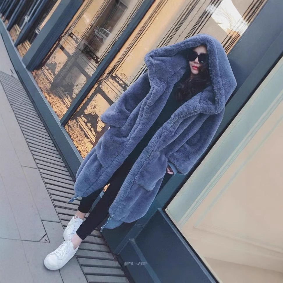 Ladies Oversized Faux Fur Coat with Hood and Pockets Mune